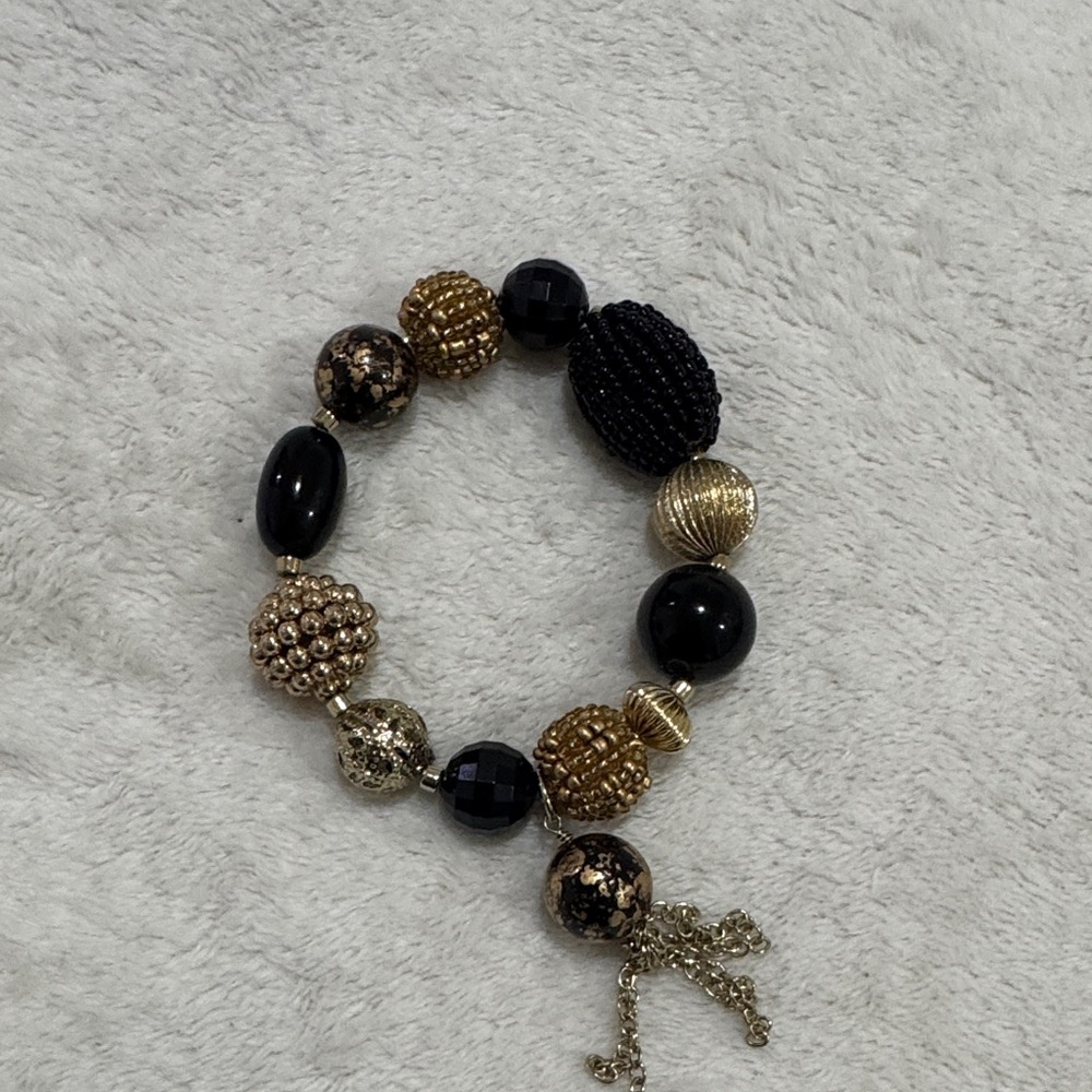 Chic Black and Gold Beaded Bracelet